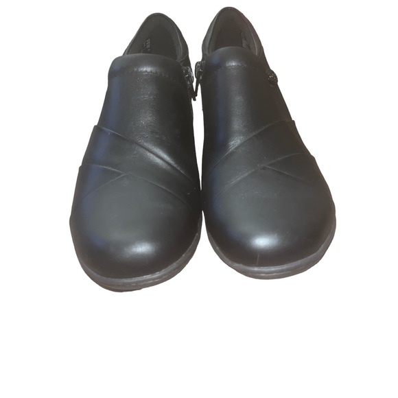 Clarks Collection slip on shoes side zip 2” block heel - Picture 8 of 9